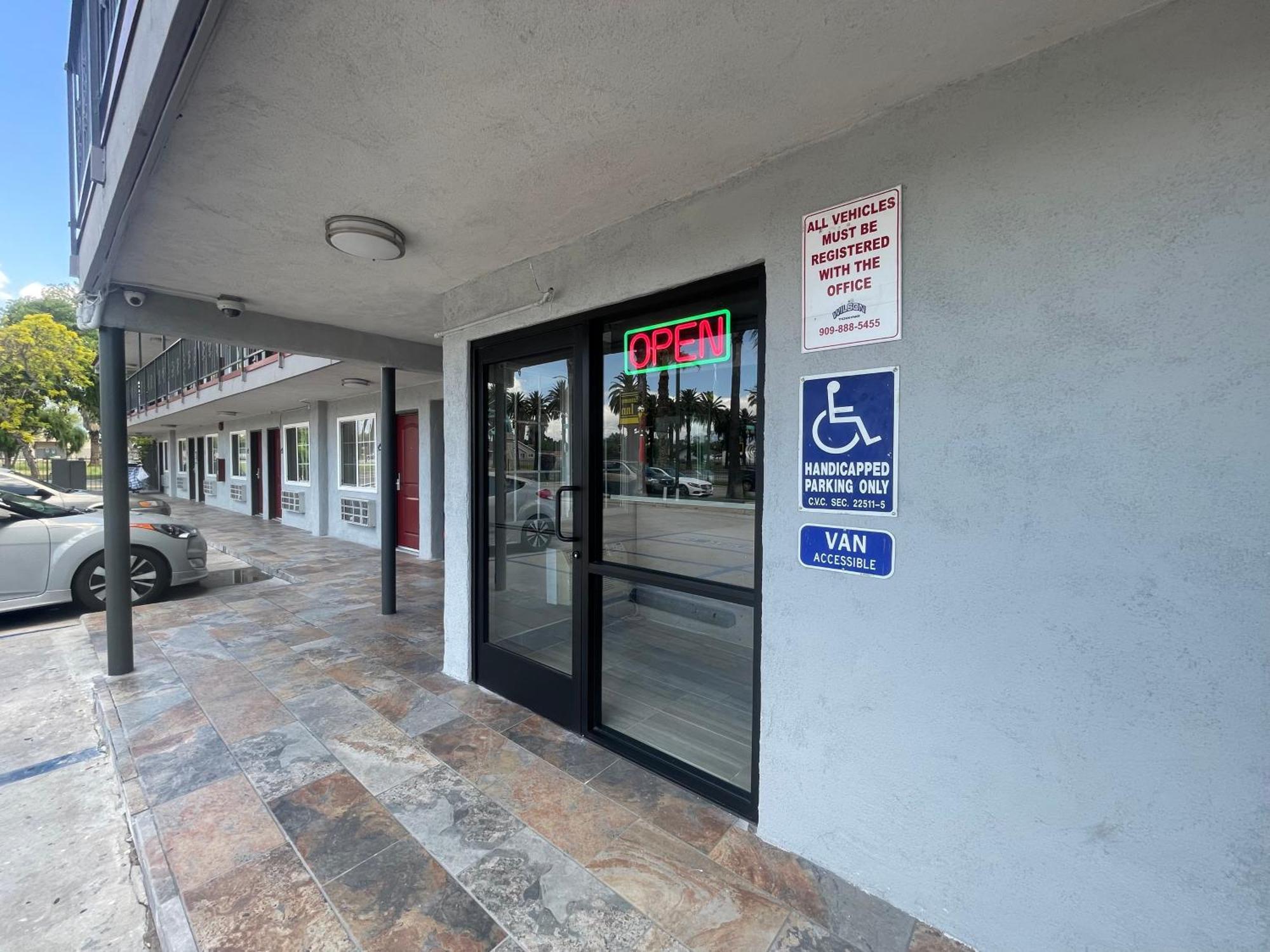 Simplestay - Downtown * San Bernardino