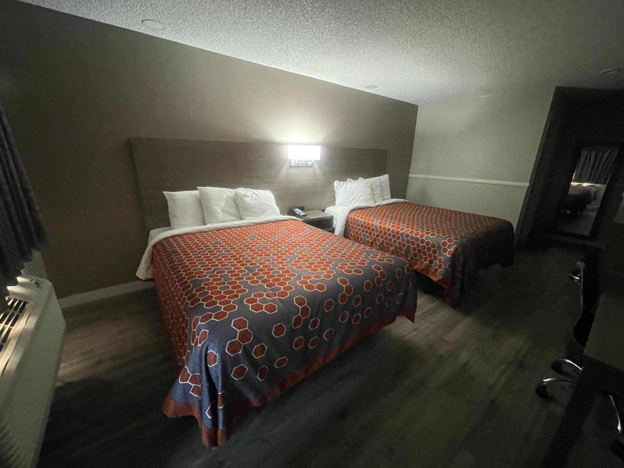 Motel Simplestay - Downtown *