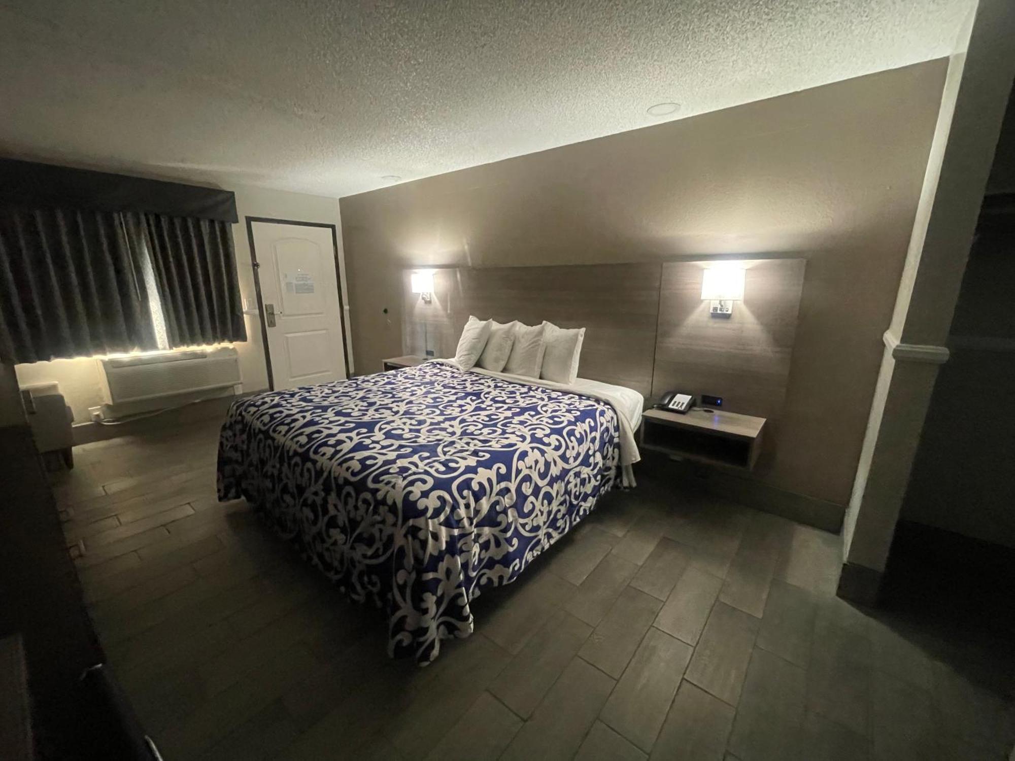 Simplestay - Downtown Motel