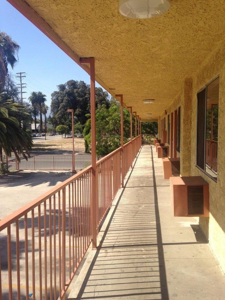 Simplestay - Downtown Motel *