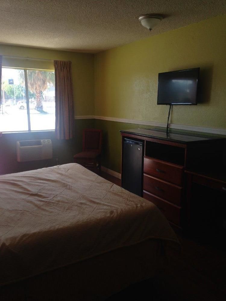 Simplestay - Downtown San Bernardino